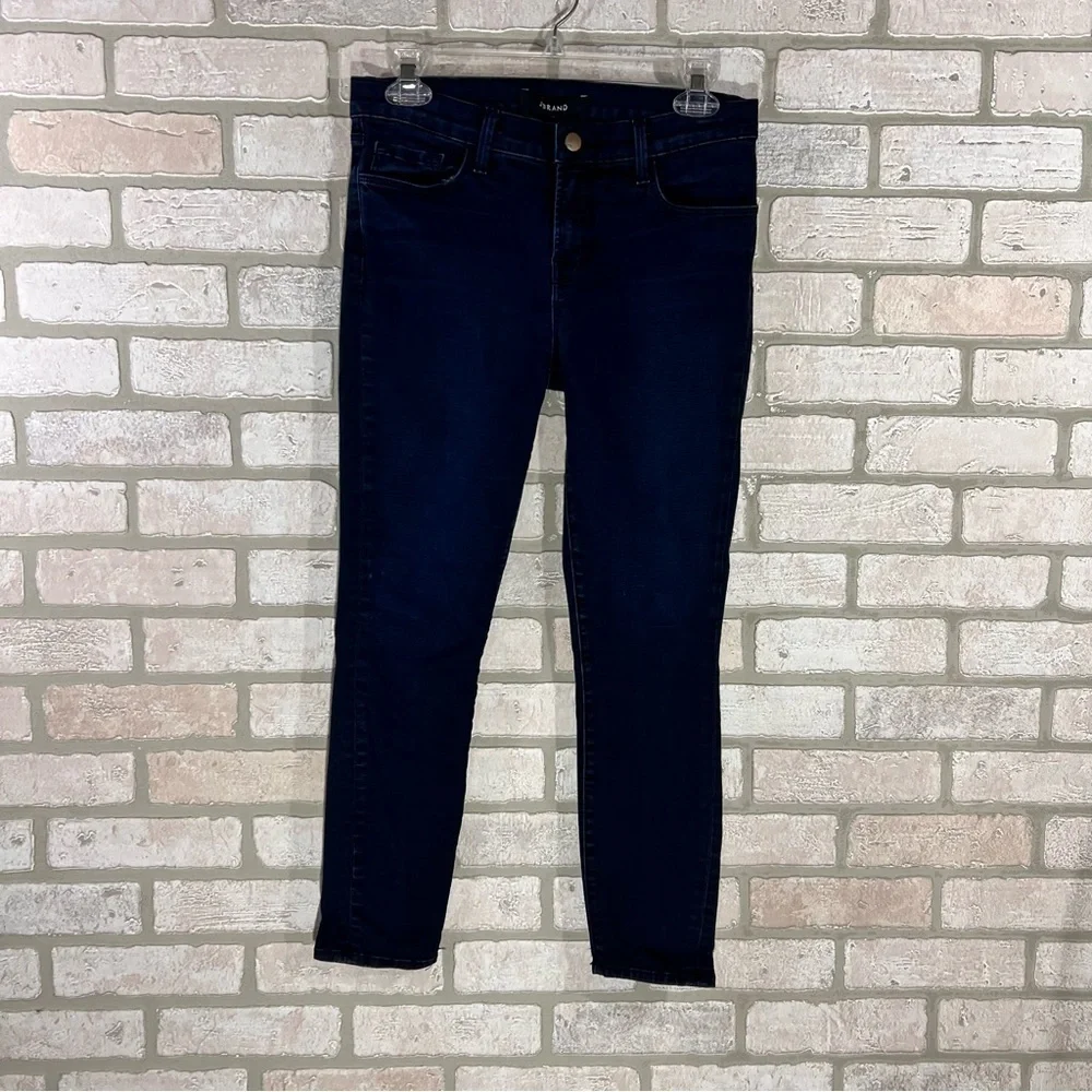 J Brand Capri Skinny Jeans in Atmosphere Wash Size 28